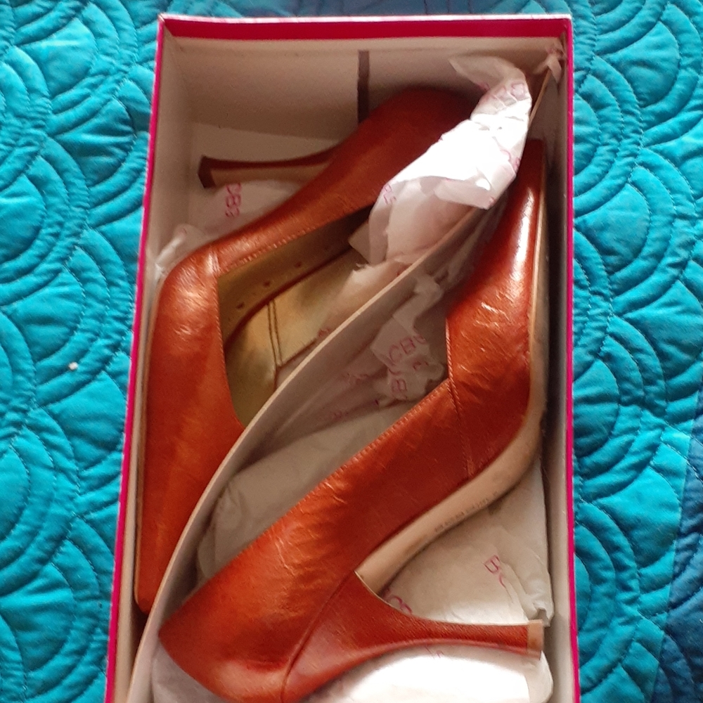 BCBG heels